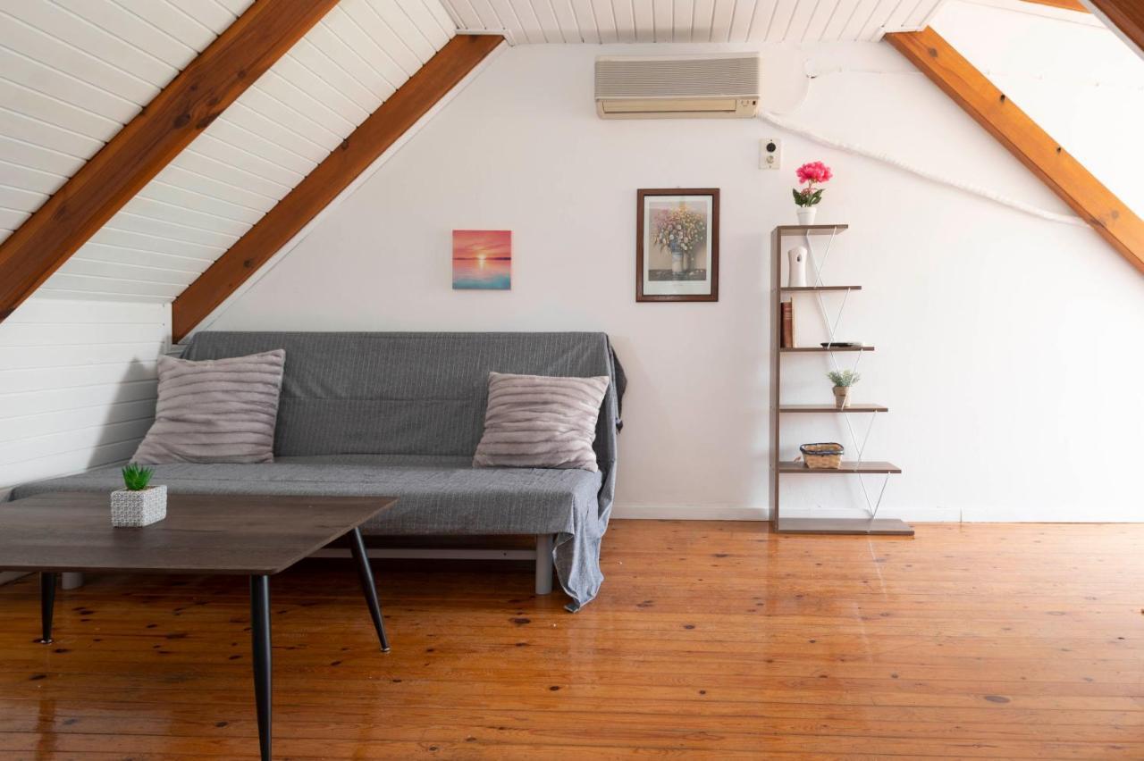 Giorgos House Attic Appartamento *